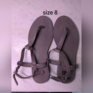GB Gianni Bini Gray Leather Sandals Size 8